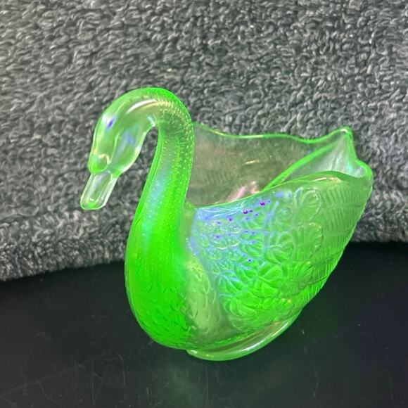 Vintage 1930s Fenton Green Uranium Glass Swan Candy Dish - Picture 5 of 16